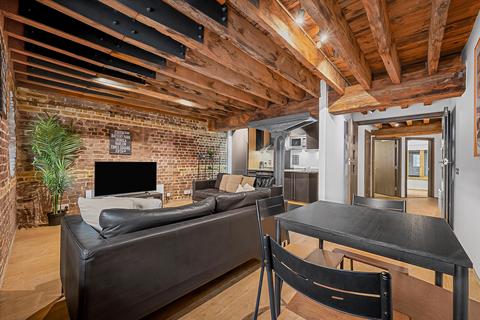 2 bedroom flat for sale, B103 Port East Apartments, 18 Hertsmere Road, Nr Canary Wharf, London E14