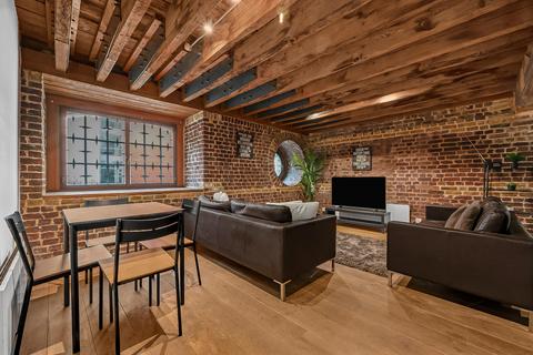 2 bedroom flat for sale, B103 Port East Apartments, 18 Hertsmere Road, Nr Canary Wharf, London E14