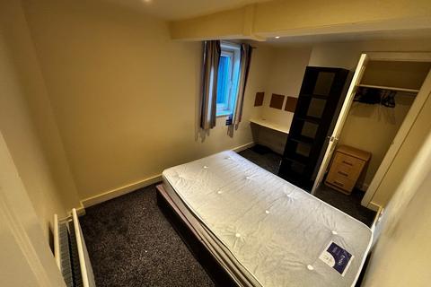 4 bedroom house to rent, Granby Grove, Leeds LS6