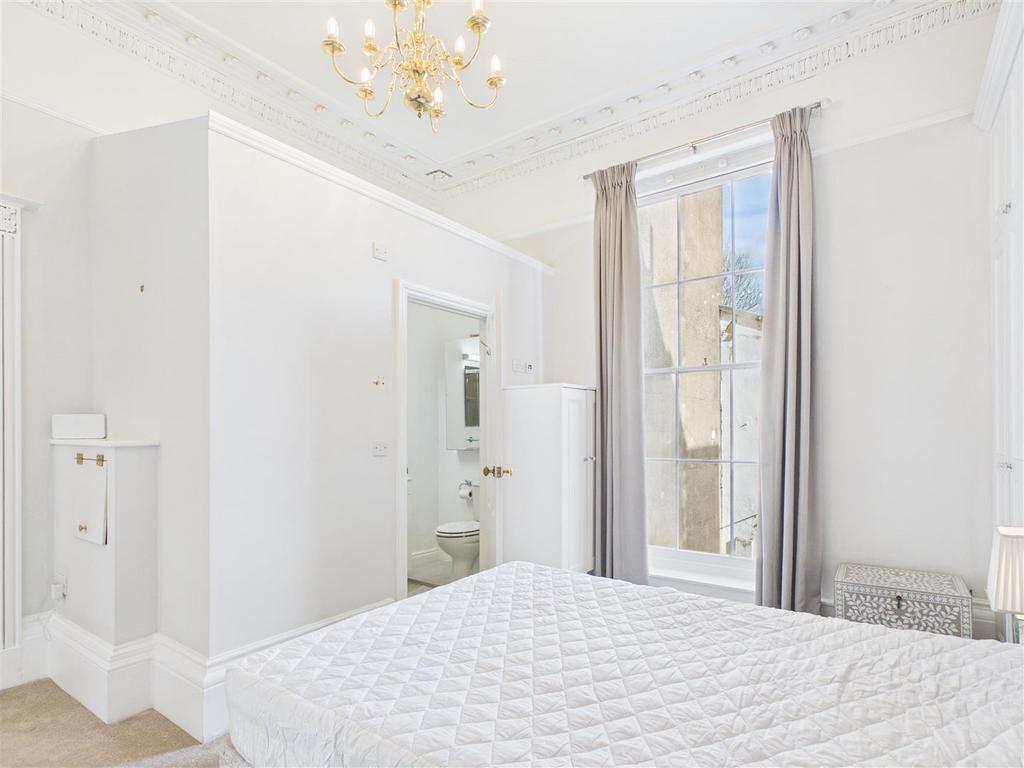 1-bed-central-cheltenham9.jpg