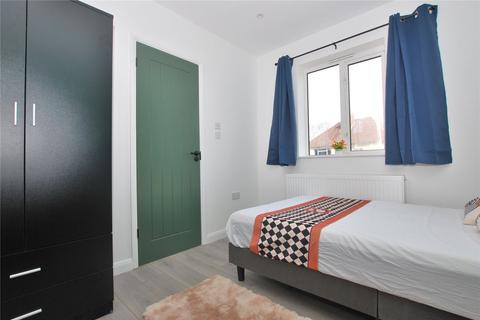 1 bedroom house of multiple occupation to rent, Woodside Road, Guildford, Surrey, GU2
