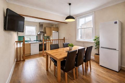 3 bedroom flat for sale, Merton Road, Earlsfield, London, SW18