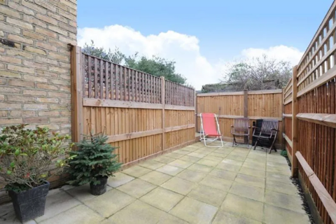 3 bedroom flat for sale, Merton Road, Earlsfield, London, SW18