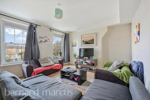 3 bedroom flat to rent, Stockwell Gardens, LONDON