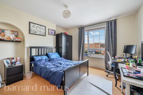 3 bedroom flat to rent, Stockwell Gardens, LONDON