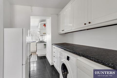 4 bedroom house to rent, Ballards Road, NW2