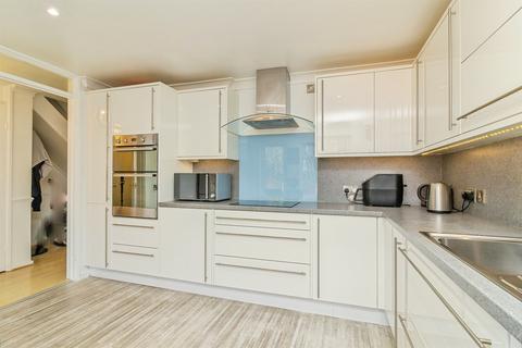 3 bedroom terraced house for sale, Downs Barn Boulevard, Downs Barn, Milton Keynes