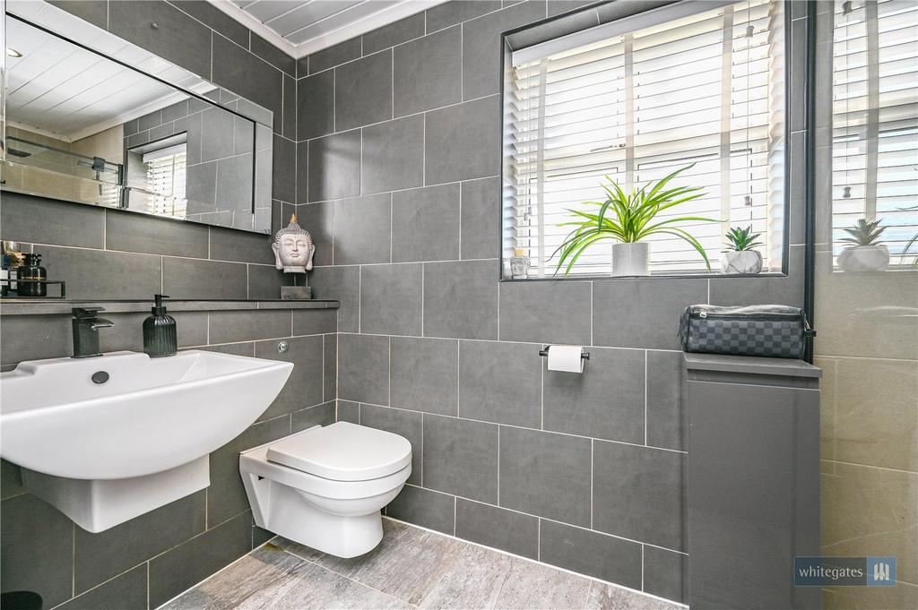 Ensuite