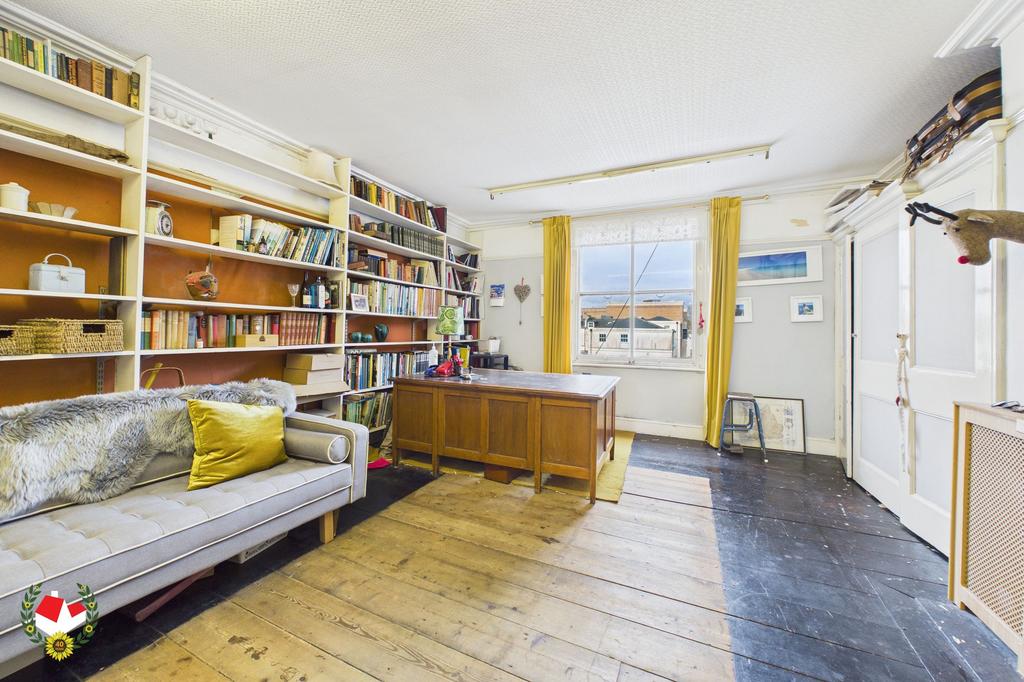 Front Bedroom/Office