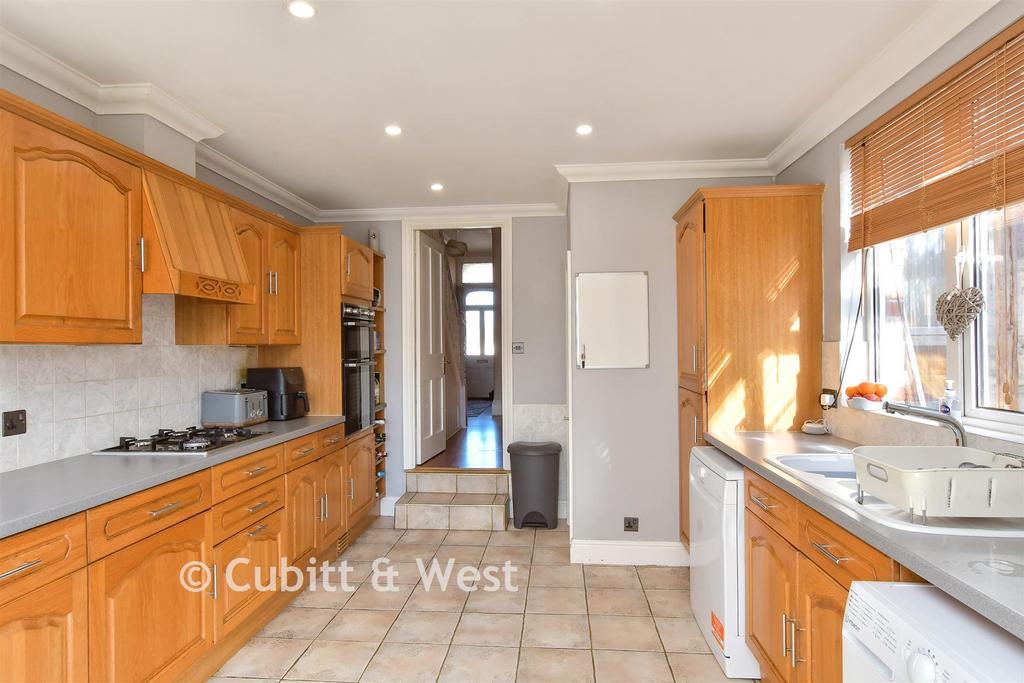 Kitchen/ Breakfast Room