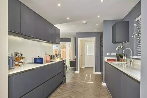 4 bedroom detached house for sale, Highlands Hill, Swanley