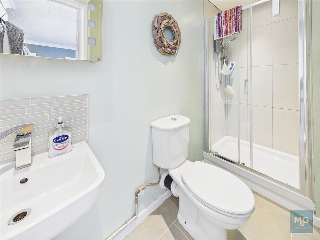 En suite Shower