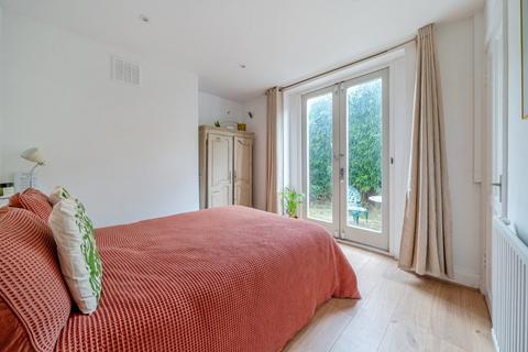1 bedroom maisonette to rent, Coningham Road, Shepherds Bush, London, W12