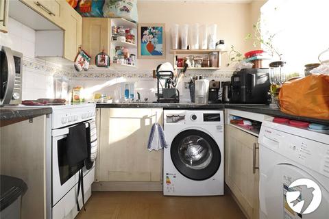 2 bedroom flat for sale, Chandlers Drive, Erith, DA8