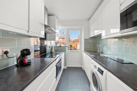 3 bedroom terraced house for sale, Brompton Close, Hounslow TW4
