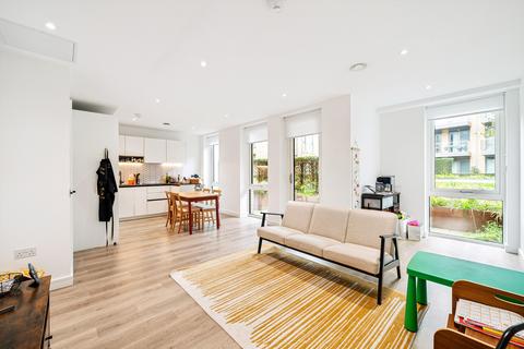 2 bedroom flat to rent, Leamore Street, London W6