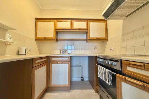 1 bedroom flat to rent, Staunton Avenue, Hayling Island, PO11