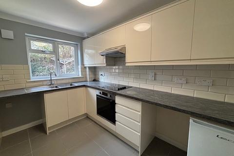 2 bedroom ground floor flat to rent, Bucklers Lane, St. Austell, PL25