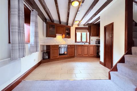 2 bedroom house to rent, Bury Old Road, Bolton, BL2
