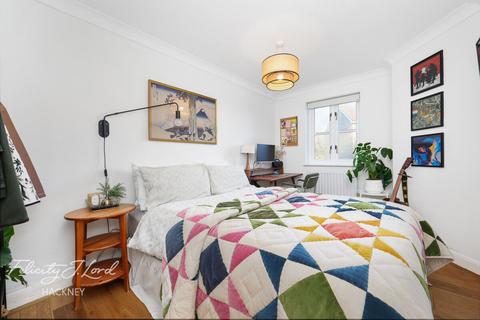 2 bedroom flat for sale, Lee Conservancy Road, London E9