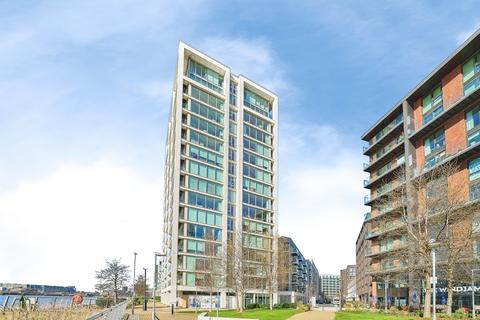 3 bedroom flat for sale, Royal Wharf Walk, London, E16