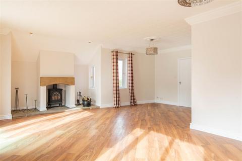 3 bedroom detached bungalow to rent, Lancaster Lane, Leyland