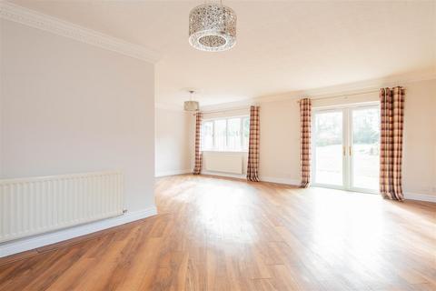 3 bedroom detached bungalow to rent, Lancaster Lane, Leyland