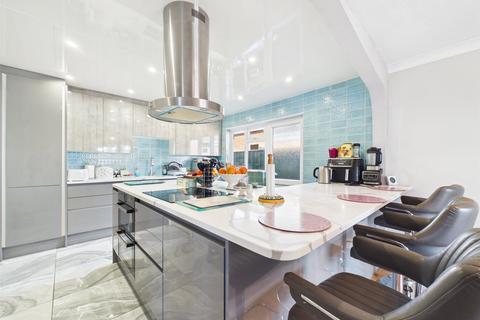 3 bedroom bungalow for sale, Penarth, Cornwall PL13