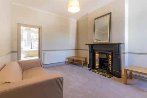 2 bedroom flat to rent, Princes Street, Cardiff CF24