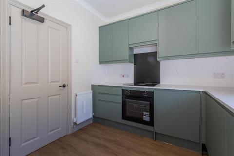 2 bedroom flat to rent, Princes Street, Cardiff CF24