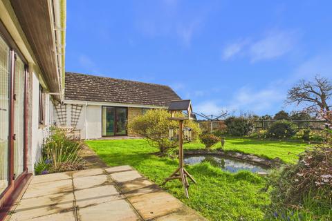 4 bedroom bungalow for sale, Bridstow, Ross-on-Wye, Herefordshire, HR9