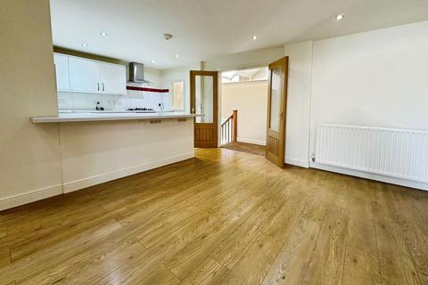 2 bedroom detached house for sale, Belvedere Road, Swadlincote DE11