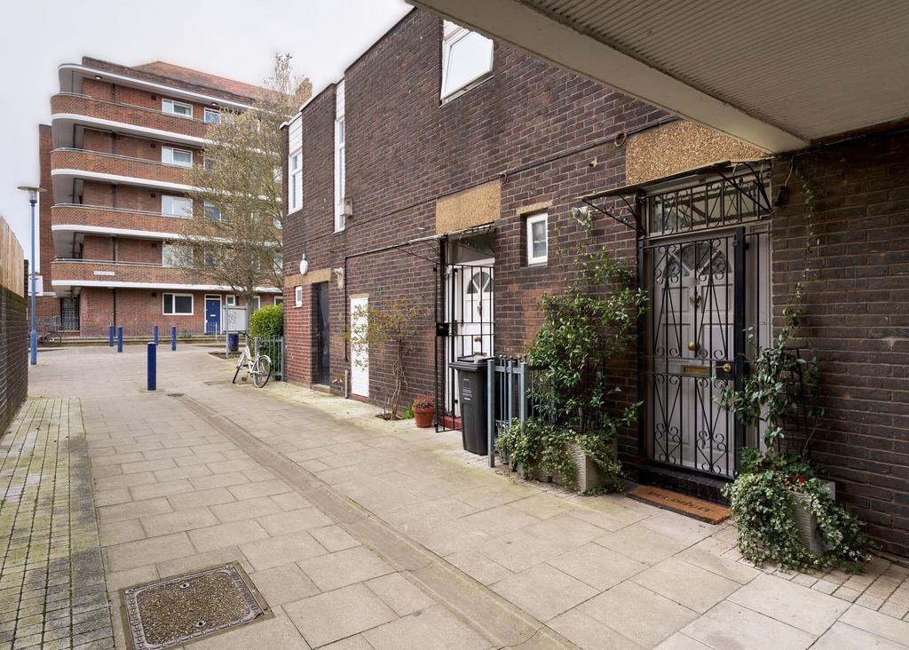 Benfleet Court E8