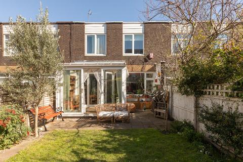 undefined, Queensbridge Road, London E8