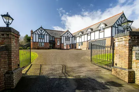 undefined, 3 The Falls, Tromode Road, Douglas