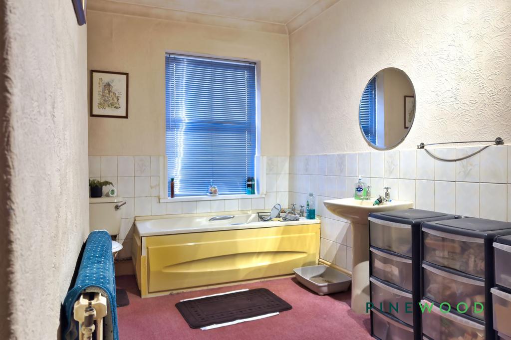 25 Rectory Road Bathroom