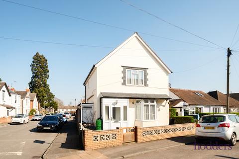 Liberty Hall Road, Addlestone, Surrey, KT15