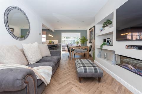 3 bedroom detached house for sale, Nab Wood Drive, Chorley