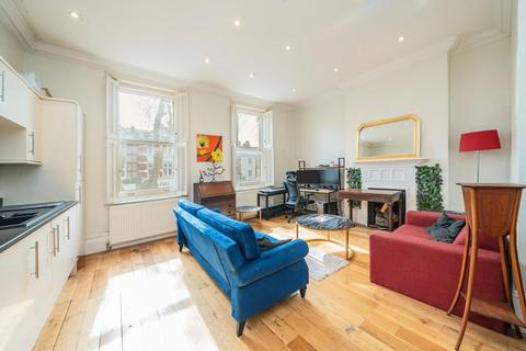 2 bedroom flat to rent, Chiswick High Road, London W4