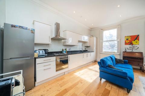 2 bedroom flat to rent, Chiswick High Road, London W4