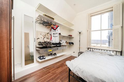 2 bedroom flat to rent, Chiswick High Road, London W4