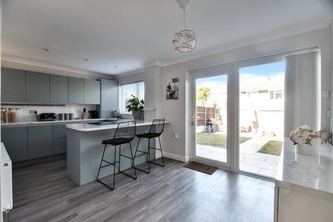 2 bedroom end of terrace house for sale, Howbury Walk, Parkwood, Gillingham, ME8