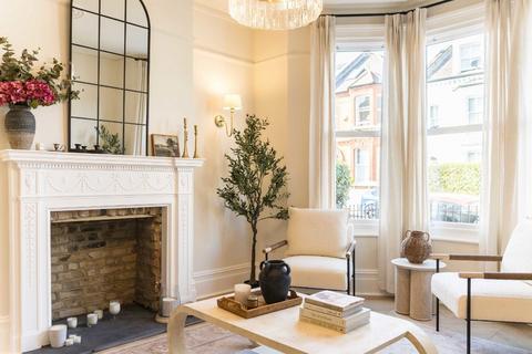 4 bedroom semi-detached house for sale, Sarsfeld Road, London SW12