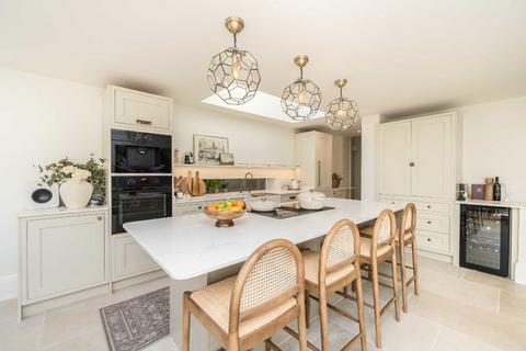 4 bedroom semi-detached house for sale, Sarsfeld Road, London SW12