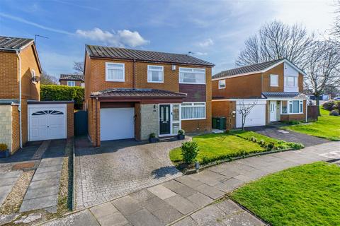 4 bedroom detached house for sale, Thornhaugh Avenue, Whickham, Newcastle Upon Tyne, NE16