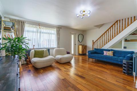 4 bedroom detached house for sale, Thornhaugh Avenue, Whickham, Newcastle Upon Tyne, NE16