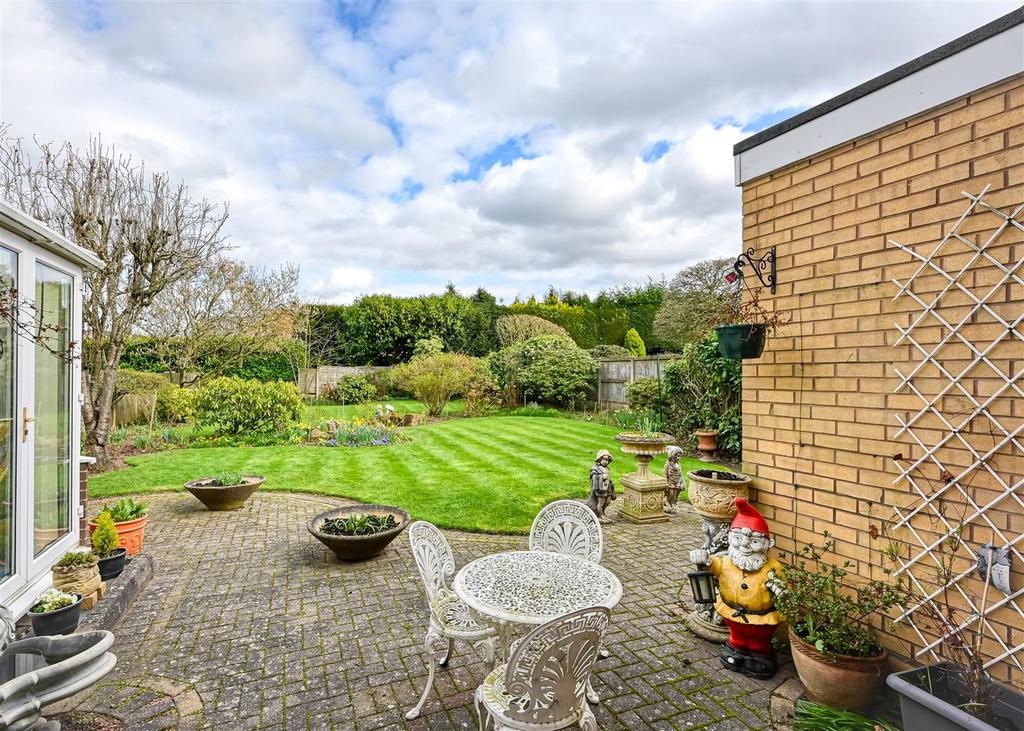 52 Cranmere Avenue-3.jpg