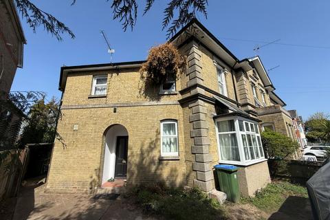 2 bedroom flat to rent, Winchester Road, Southampton SO16