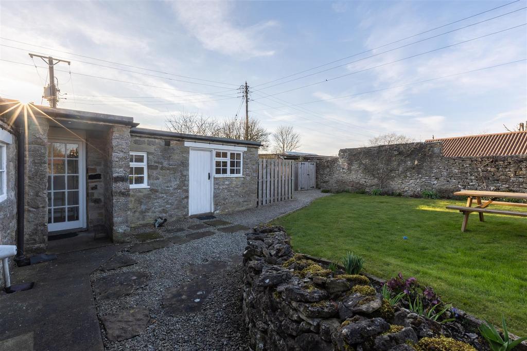 Corner Cottage & The Old Watchmakers Shop External