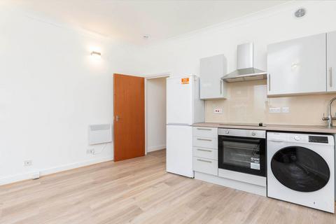 1 bedroom flat to rent, High Road, London NW10